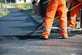 budowa dróg, Jan Skolimowski Roboty ziemne, roboty drogowe, brukarstwo, sprzedaż i transport kruszyw, Przesmyki