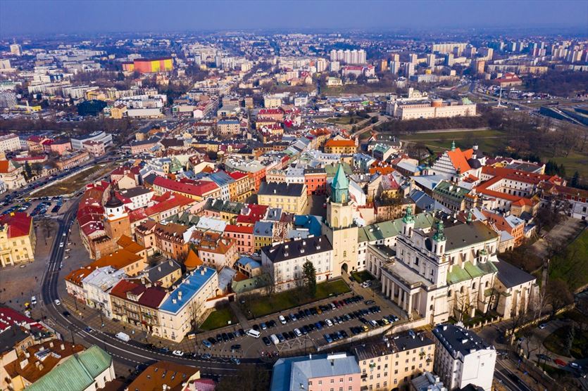 Kupno, sprzedaż i wynajem nieruchomości oraz pośrednictwo kredytowe, MW Real Estate Magdalena Wills - biuro nieruchomości, Warszawa
