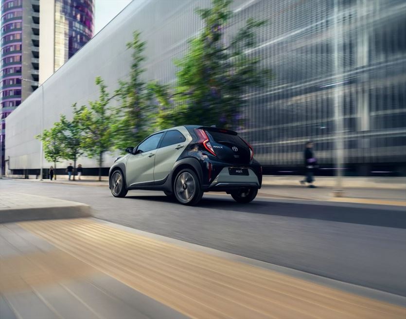 Samochody osobowe i dostawcze marki Toyota , Radość Autoryzowany Dealer Toyota Motor Poland Spółka z ograniczoną odpowiedzialnością Spółka komandytowa, Warszawa