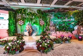 wynajem, transport i montaż mebli z palet, oświetlenia, roślin, Siedze na palecie - Eko Aranżacje Eventowe, Lesznowola