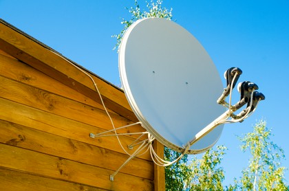 montaż anteny satelitarnej