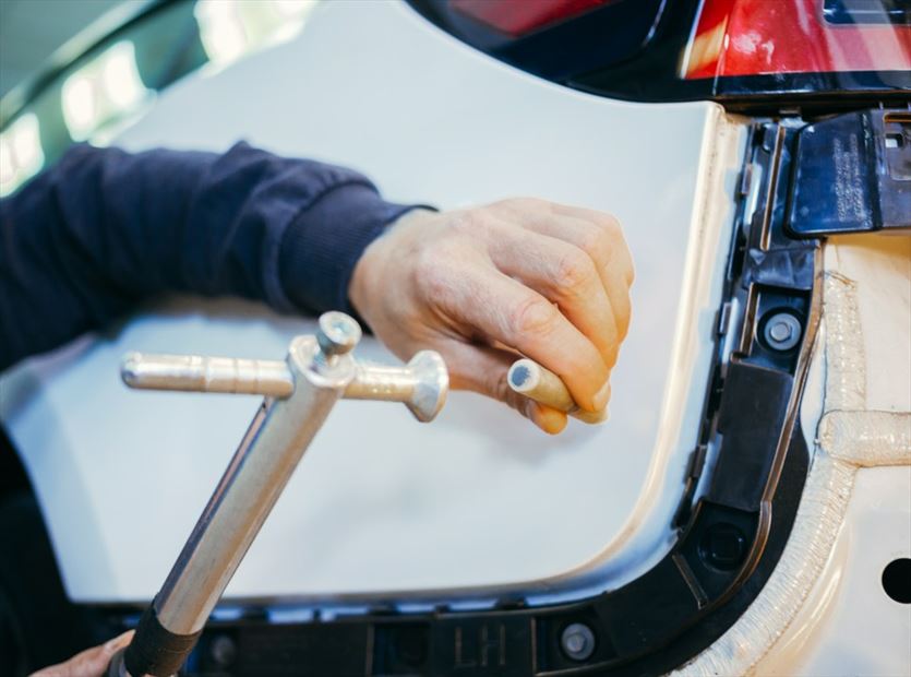 Sprawne usuwanie drobnych wgnieceń karoserii , Wgniotka-Servis Paweł Obrocki, Gułów