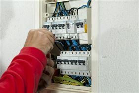 elektryk, Asad. A. Sadlo Instalacje elektryczne, sieci komputerowe, Chróścice