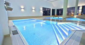 basen, Hotel Nowy Zdrój Centrum Zdrowia i Wypoczynku, Polanica-Zdrój