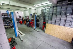 podnośnik samochodowy, Łucar Łukasz Mielnik, Wrocław