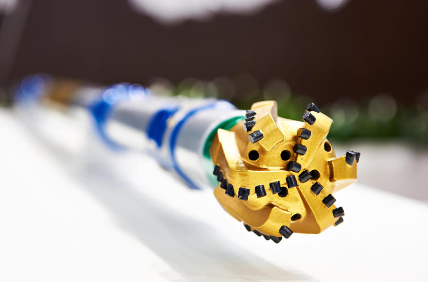 Jaka jest przewaga przewiertów sterowanych nad konwencjonalnymi metodami wykopowymi?