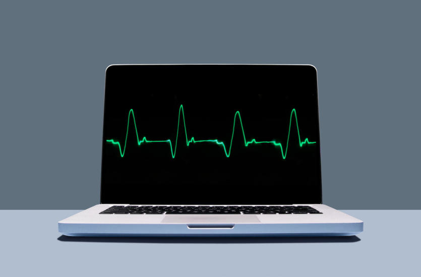 Poznaj 3 czynności, które pozwolą uratować zalany laptop Poznaj 3 czynności, które pozwolą uratować zalany laptop