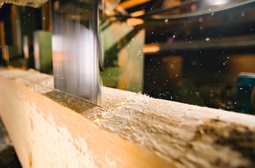 Przecieranie drewna z firmą Brawo Usługi Tartaczne Dudzińska Dorota