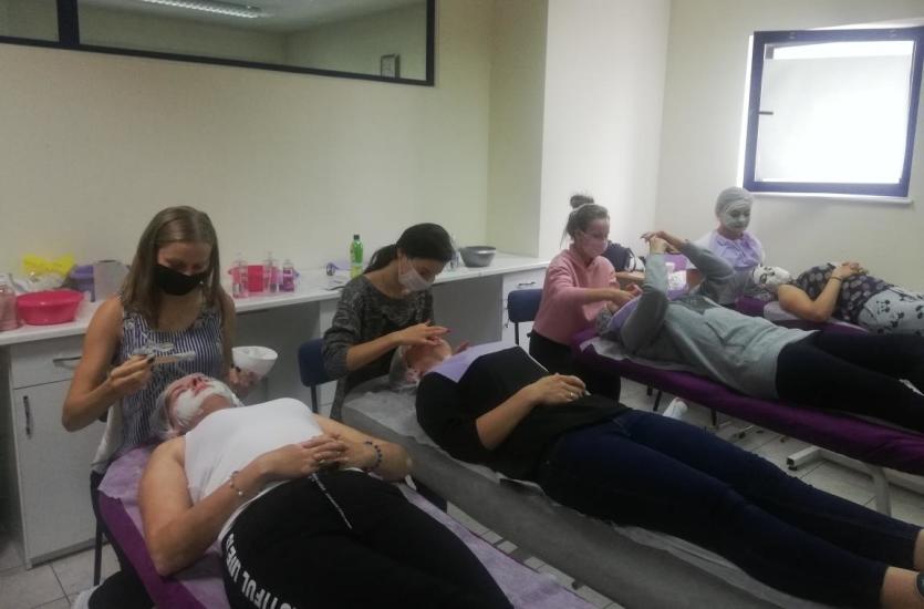 Profesjonalne szkolenia kosmetyczne z Fabryką Piękna