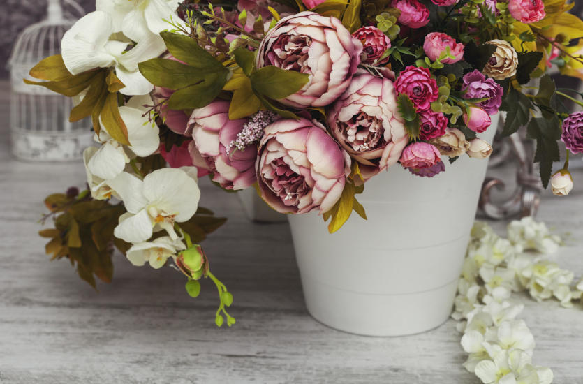 Hurtownia Flos szeroki asortyment zniczy i sztucznych kwiatów