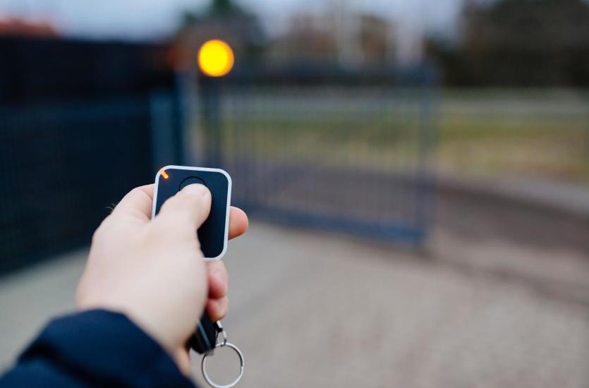 Funkcjonalny wjazd dzięki automatyce bram