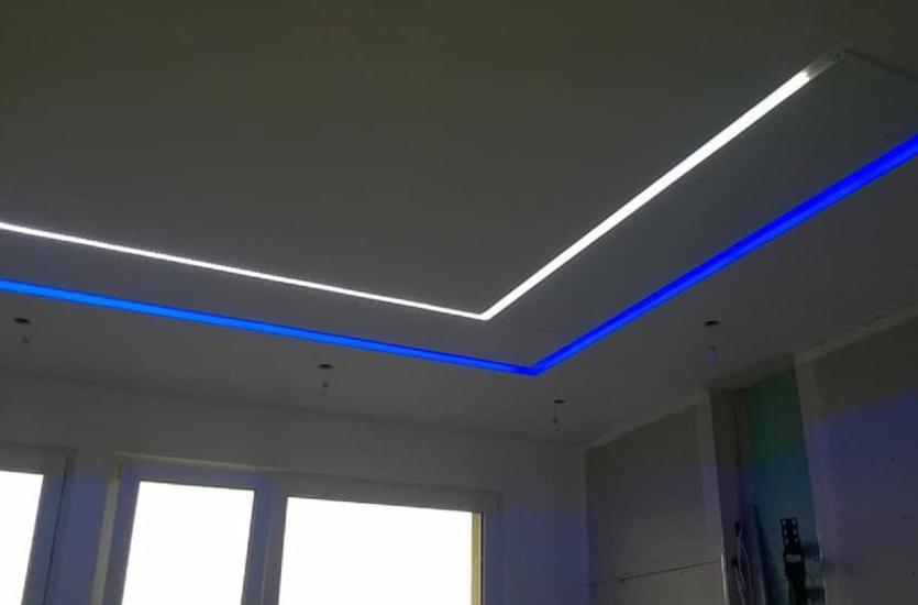 Designerski sufit podwieszany w wykonaniu firmy REMONTEK