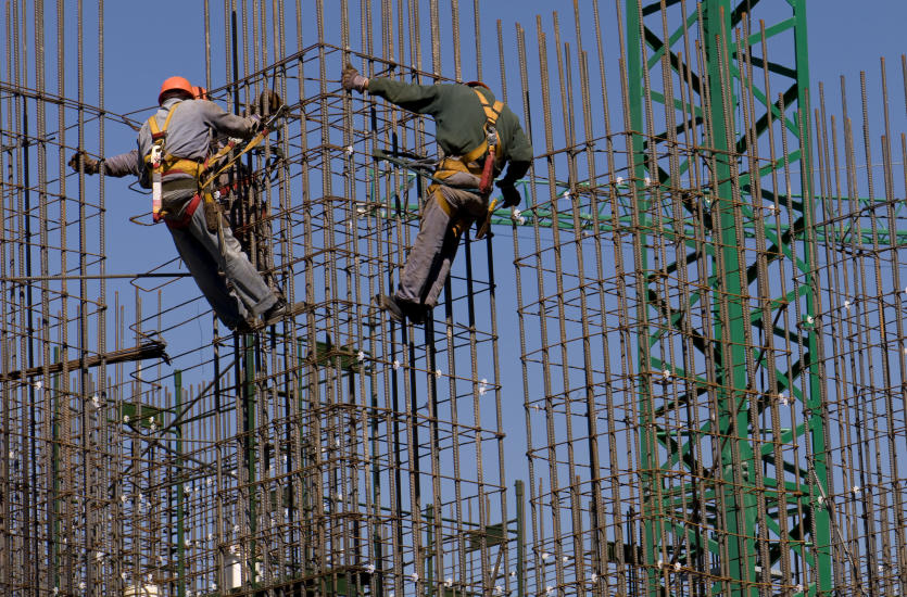 W jakim celu stosuje się zbrojenia budowlane od firmy Kowstal?