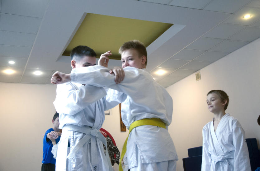 Chcesz nauczyć się niecodziennej sztuki walki i samoobrony? Odwiedź Jujutsu Rzeszów!