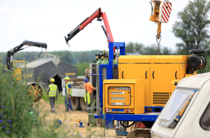 Obsługa geodezyjna inwestycji – budowa gazociągu. Jak wyglądają prace?