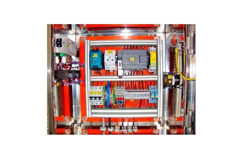 Sprawność automatyki przemysłowej w fabryce produkcyjnej w rękach specjalistów z Asepta Serwis 