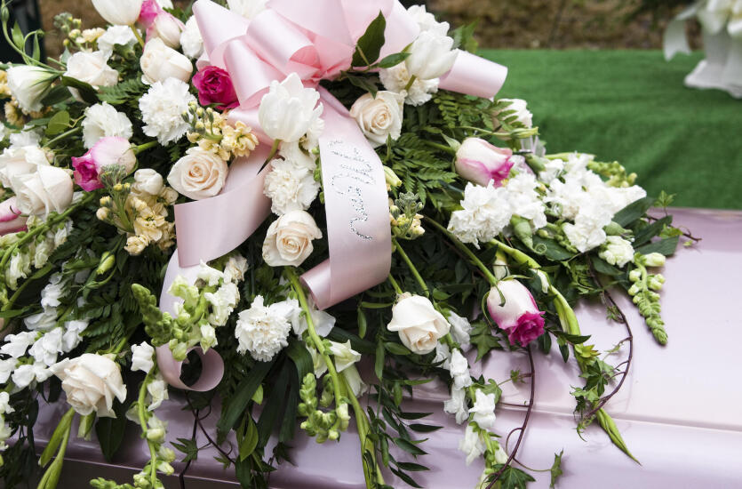 Florystyka funeralna w ofercie kwiaciarni Kwiaty u Beaty!