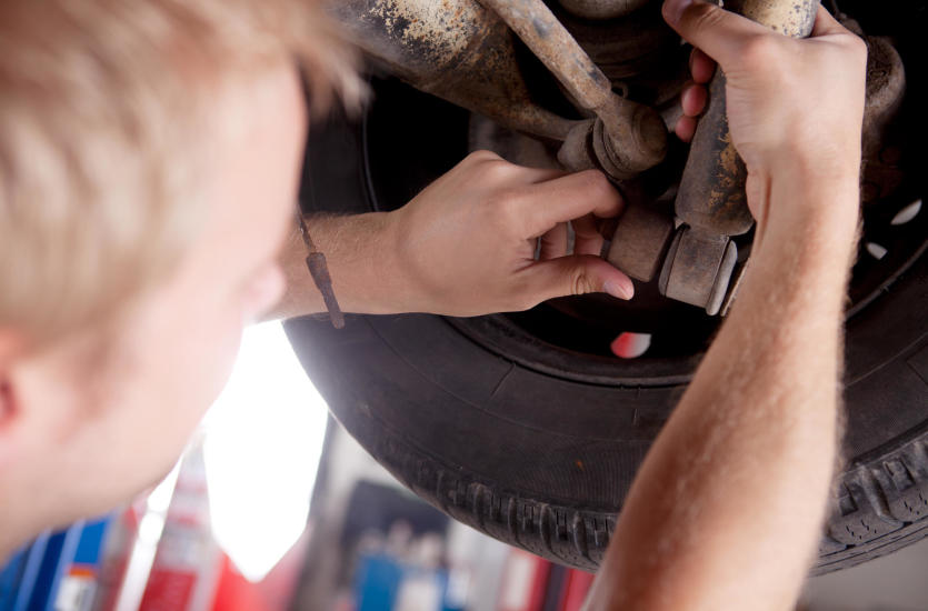 Najczęstsze naprawy układu zawieszenia – czym zajmie się mechanik?