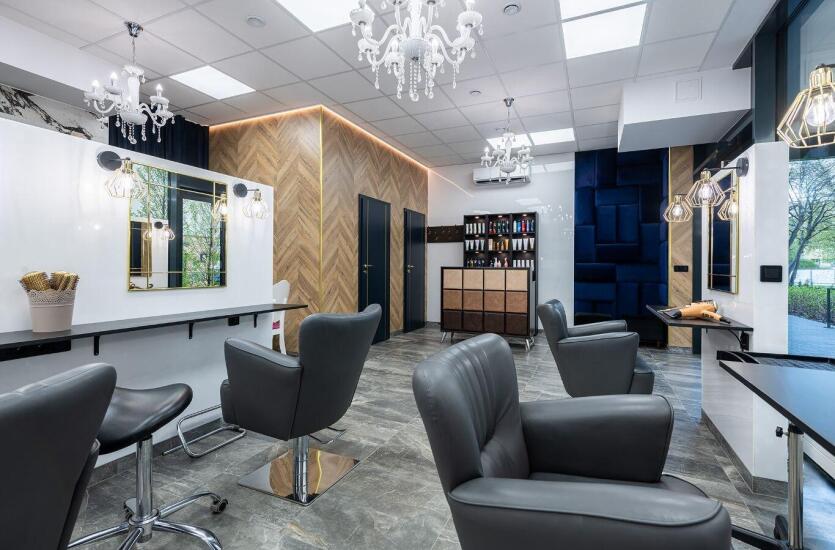 Fryzura w dobrym stylu – uczesz się modnie i z „głową” w salonie Exclusive
