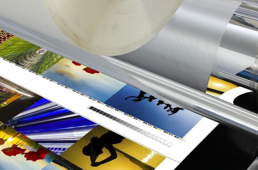 Dlaczego warto zdecydować się na laminowanie wydruków w zakładzie poligraficznym Techrys Zofii Giece?