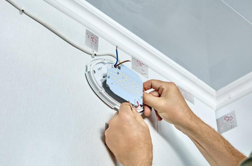 Budowa systemu alarmowego w domu - Elektroinstalacje Tomasz Pietrzak