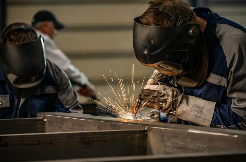 U Spina Krzysztof Spinek - specjaliści od spawania stali nierdzewnej i konstrukcji metalowych