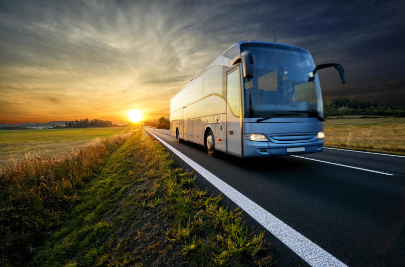 Komfortowa podróż bez przesiadek nowoczesnymi busami Komfortowa podróż bez przesiadek nowoczesnymi busami