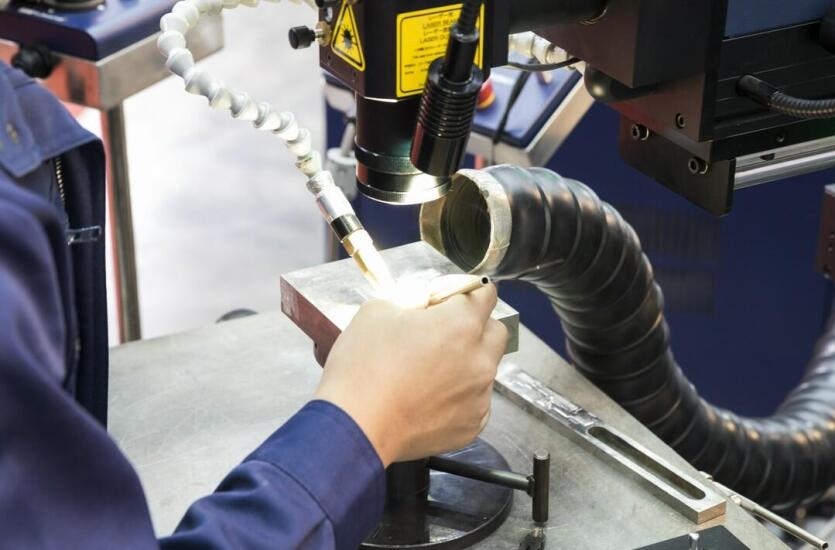 Spawanie laserowe oferowane przez Gremi M. Gałka, G. Kurczewski - zalety i zastosowania w różnych gałęziach przemysłu