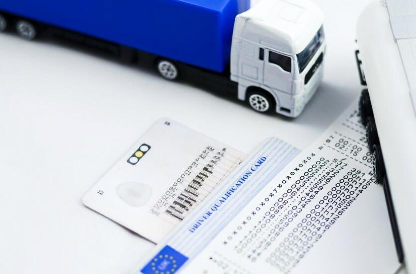 Fix-Tacho: Archiwizacja danych z tachografów - jak dbać o bezpieczeństwo informacji w firmie transportowej?