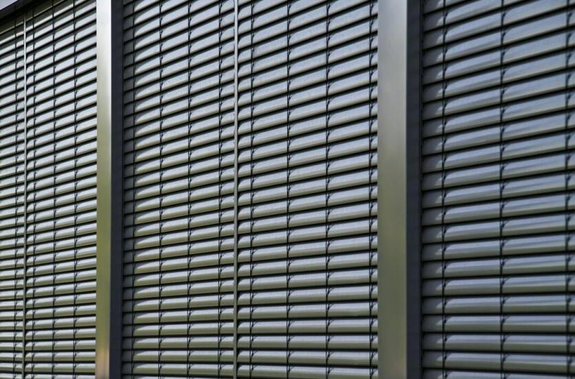 Żaluzje czy rolety z firmy P.H.U. Łukasz Kłapkowski - co będzie lepsze?