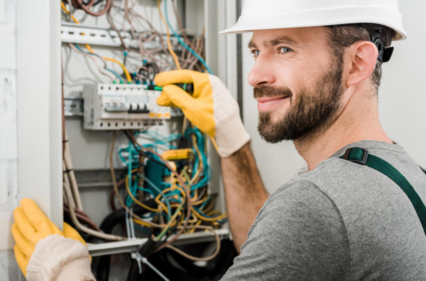 Dlaczego warto regularnie wykonywać przegląd instalacji elektrycznej? Dlaczego warto regularnie wykonywać przegląd instalacji elektrycznej?