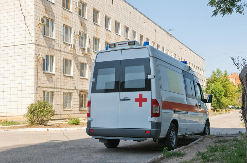 Transport medyczny i sanitarny – różne oblicza przewozu chorych