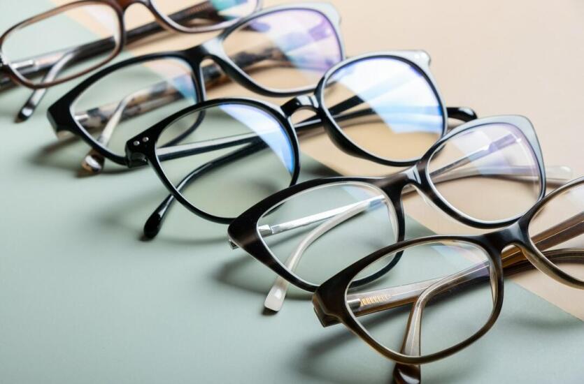 Okulary progresywne z Salonu Optycznego Optik Lens: kiedy warto się na nie zdecydować?