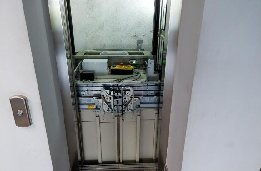 Dźwigi towarowe - kluczowe aspekty wyboru i eksploatacji | Zakład elektromechaniki dźwigowej Remo-Dźwig