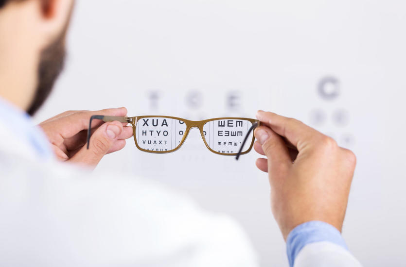 Jak wybrać eleganckie i stylowe okulary? Ucz się od mistrzów Jak wybrać eleganckie i stylowe okulary? Ucz się od mistrzów