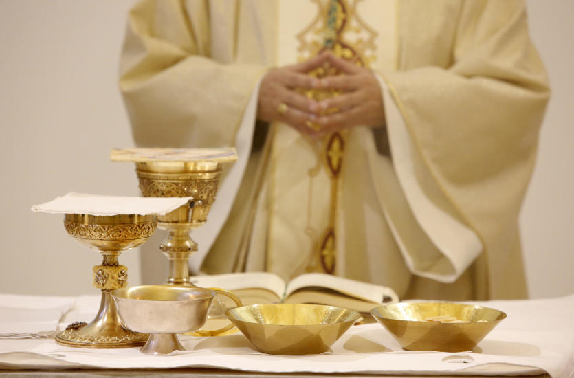 Symbolika szat liturgicznych Symbolika szat liturgicznych