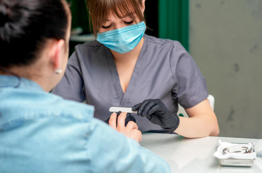 Otwarcie salonów kosmetycznych w nowym reżimie sanitarnym. O jakich zasadach będą musieli pamiętać klienci? Otwarcie salonów kosmetycznych w nowym reżimie sanitarnym. O jakich zasadach będą musieli pamiętać klienci?