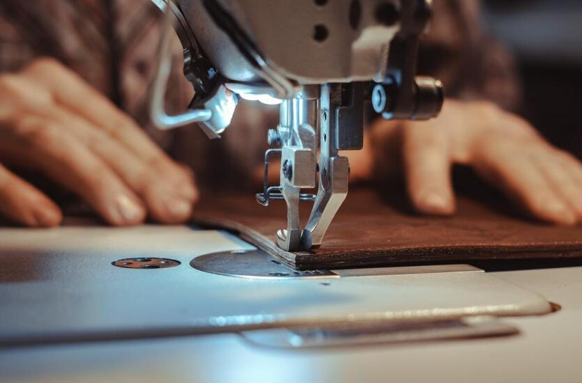 Szybka naprawa używanych maszyn do szycia - korzyści dla klienta