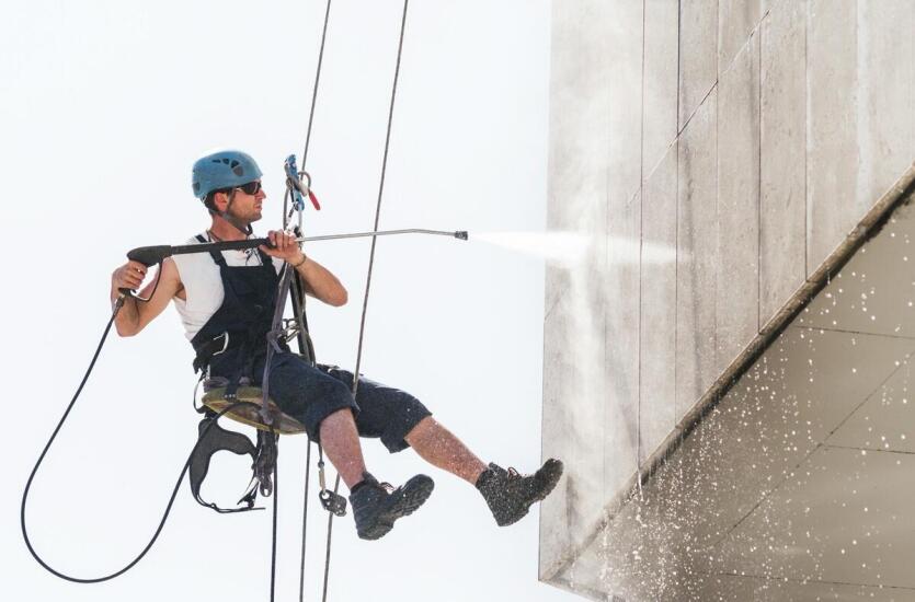 Profesjonalne mycie dachów – Gumimot