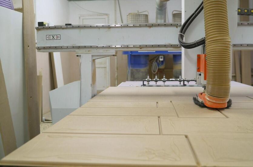 Cięcie CNC w produkcji mebli – nowoczesne rozwiązania