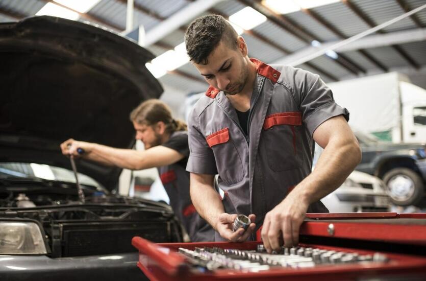 Lakiernik samochodowy w Krakowie – Auto Serwis Pateccy