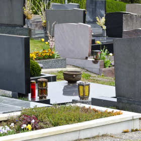 Zalety nagrobków granitowych