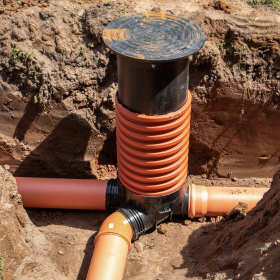 Z czego składa się drenaż opaskowy tworzony przez Rejonowy Związek Spółek Wodnych?