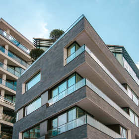 Zarządzanie i administracja – co oznaczają te usługi? Odpowiedź specjalisty