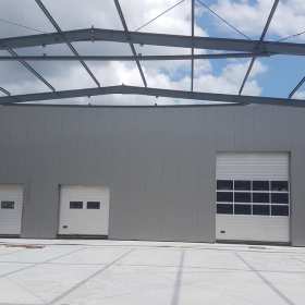 Dlaczego warto zdecydować się na stalową halę magazynową?