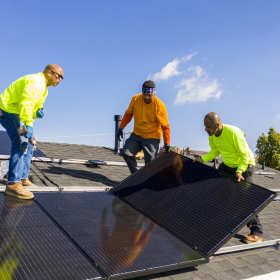 Wydajna fotowoltaika dla firm montowana przez GP-System