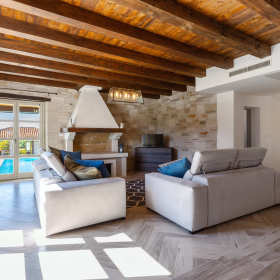 Stropy drewniane – konstrukcje, których wykonanie warto powierzyć fachowcom z firmy Andrzej Grochal Usługi ogólnobudowlane