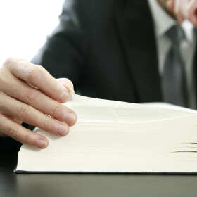 Kiedy warto skorzystać z usług Radcy Prawnego Konrada Jaeschke?