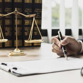 Akt poświadczenia dziedziczenia – czym jest i kiedy warto go sporządzić? Notariusz Wojciech Kondracki