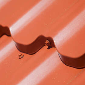 Powody, dla których warto zdecydować się na blachodachówkę jako pokrycie dachu swojego domu – poznaj ofertę firmy Euro Dom!